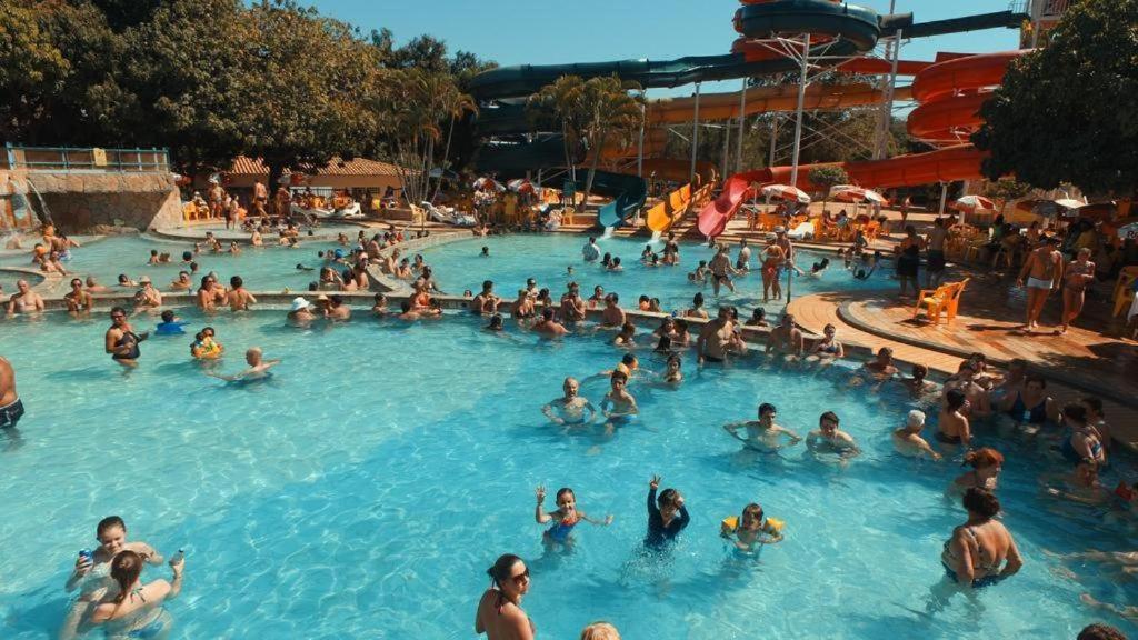 Piazza Diroma - Cortesia Park Diroma, Splash E Slide Caldas Novas Dış mekan fotoğraf