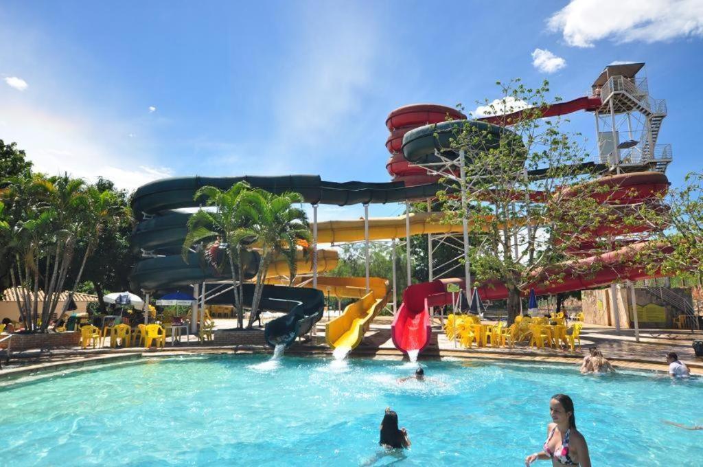Piazza Diroma - Cortesia Park Diroma, Splash E Slide Caldas Novas Dış mekan fotoğraf