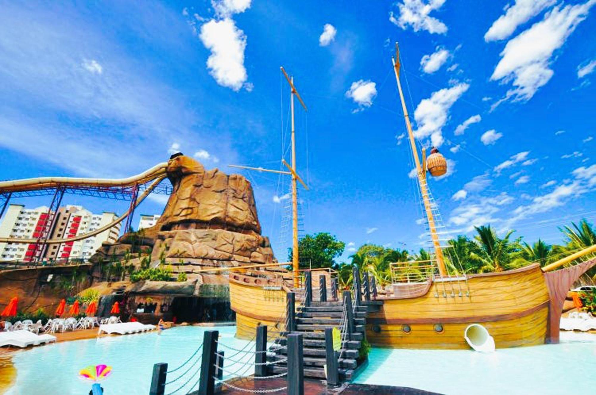 Piazza Diroma - Cortesia Park Diroma, Splash E Slide Caldas Novas Dış mekan fotoğraf
