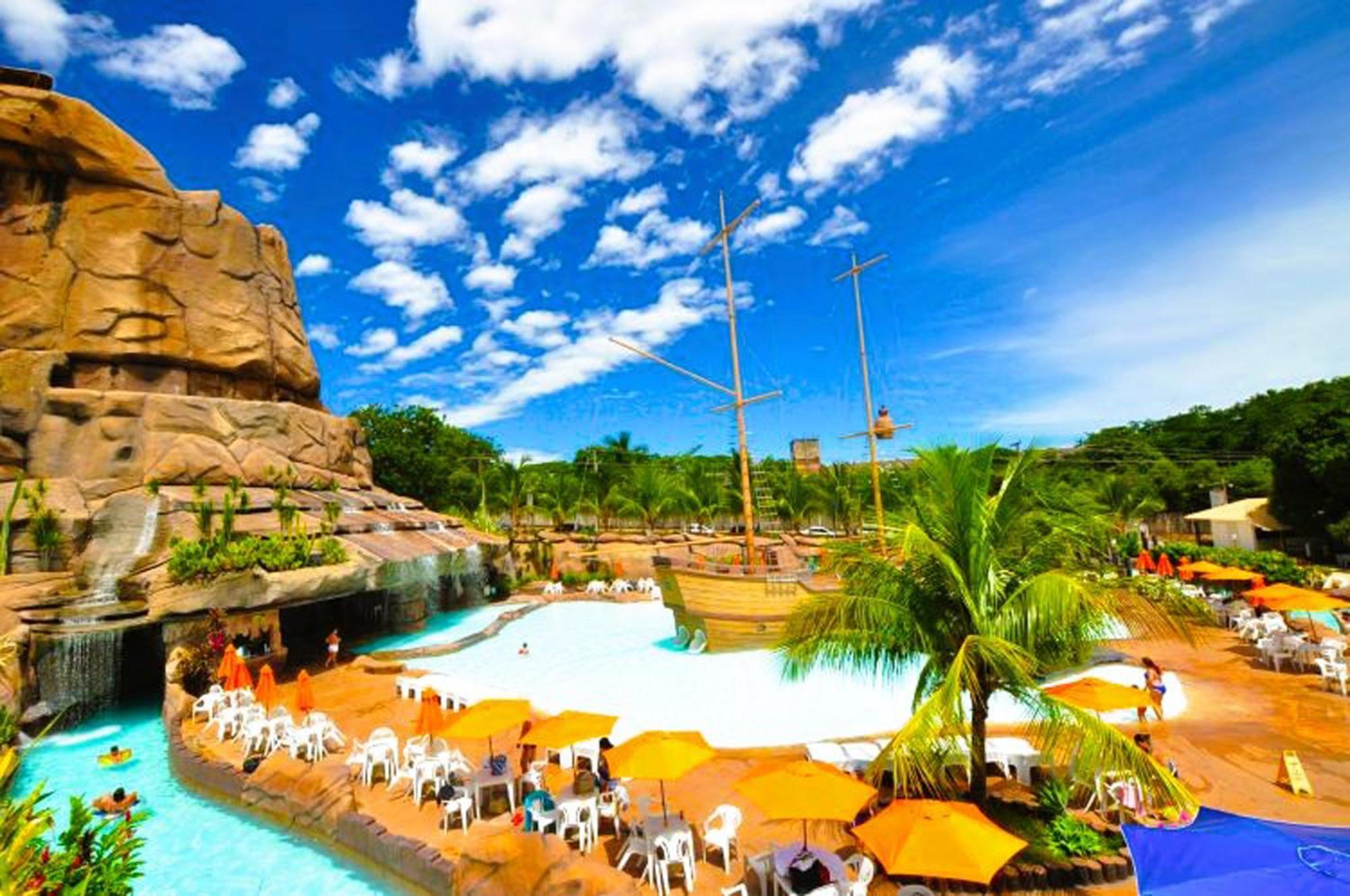 Piazza Diroma - Cortesia Park Diroma, Splash E Slide Caldas Novas Dış mekan fotoğraf