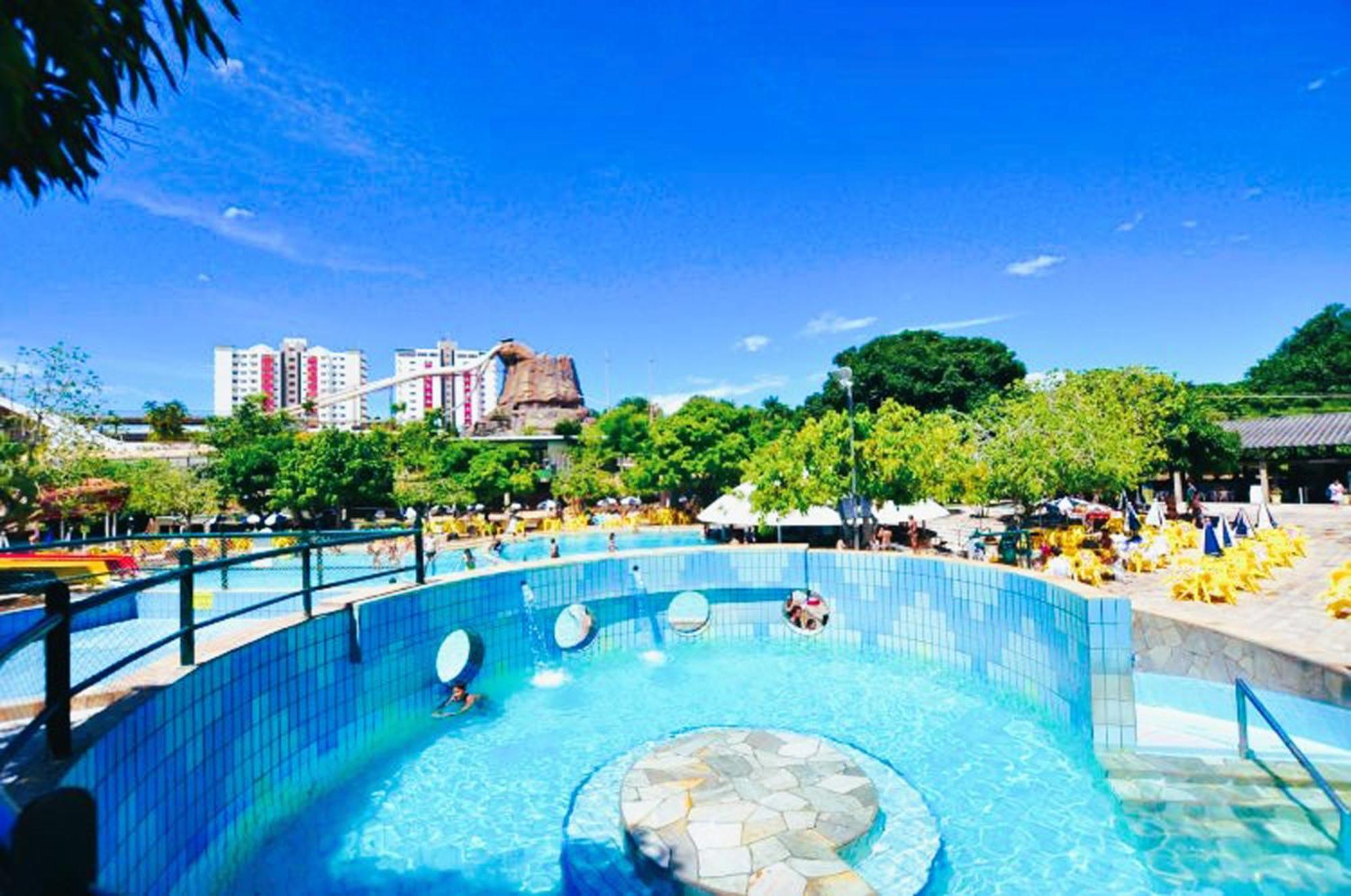 Piazza Diroma - Cortesia Park Diroma, Splash E Slide Caldas Novas Dış mekan fotoğraf
