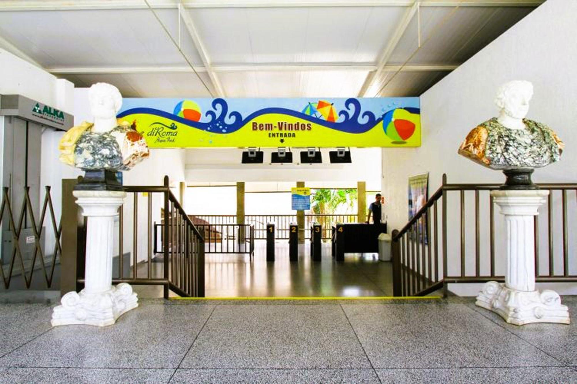 Piazza Diroma - Cortesia Park Diroma, Splash E Slide Caldas Novas Dış mekan fotoğraf